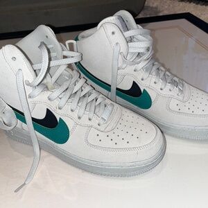 Nike Air Force white teal black size 9